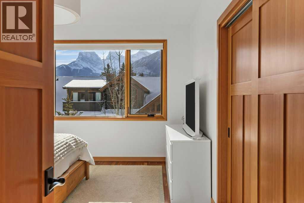 4, 511 6Th Avenue, Canmore, AB - Indoor Photo Showing Other Room