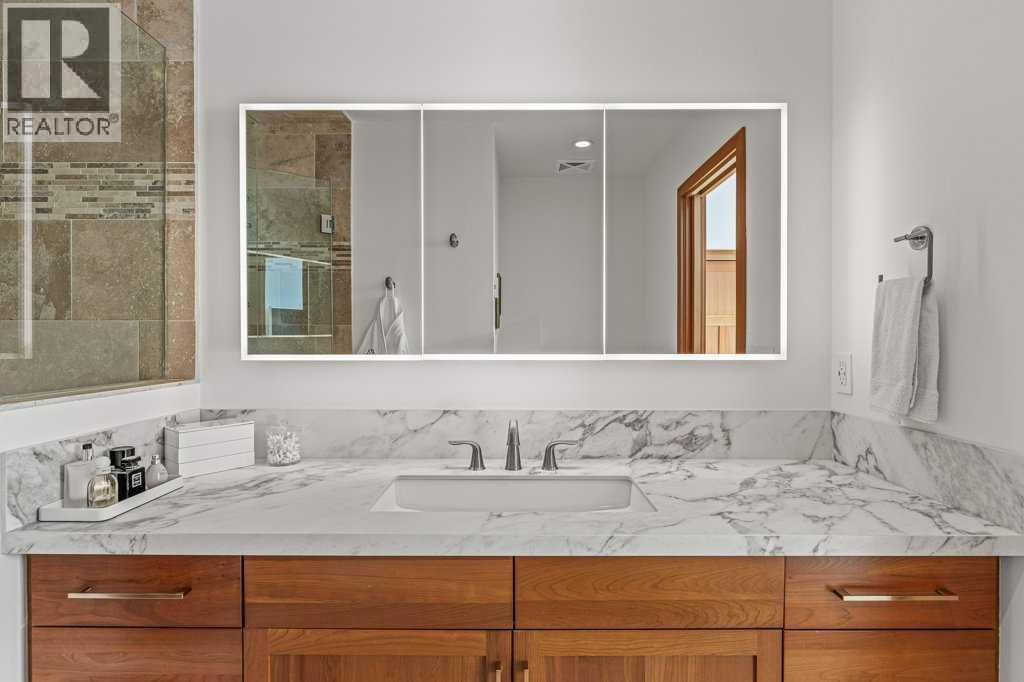 4, 511 6Th Avenue, Canmore, AB - Indoor Photo Showing Bathroom