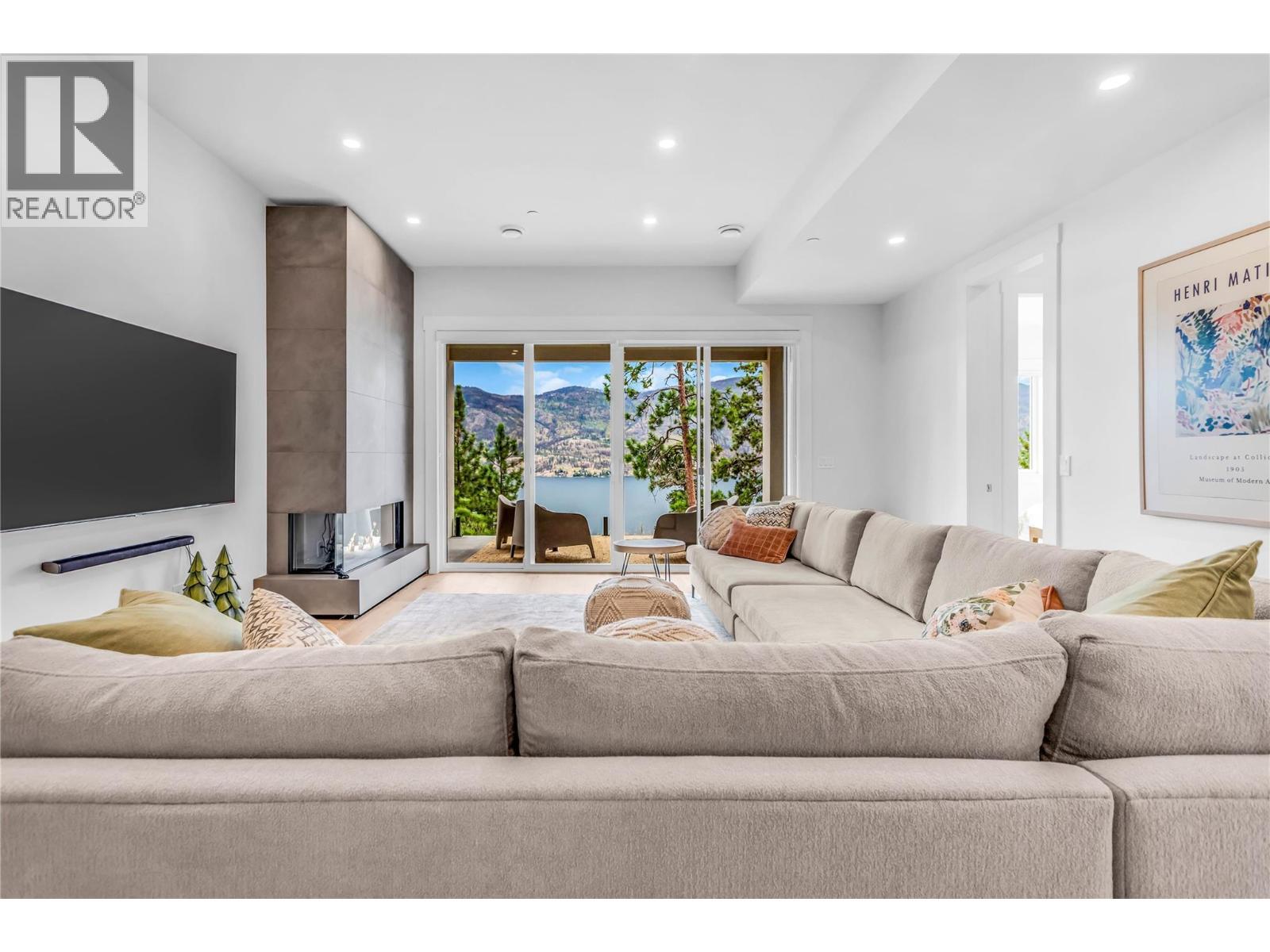Family Room on lower level - 3452 Blue Grass Lane, Kelowna, BC - Indoor