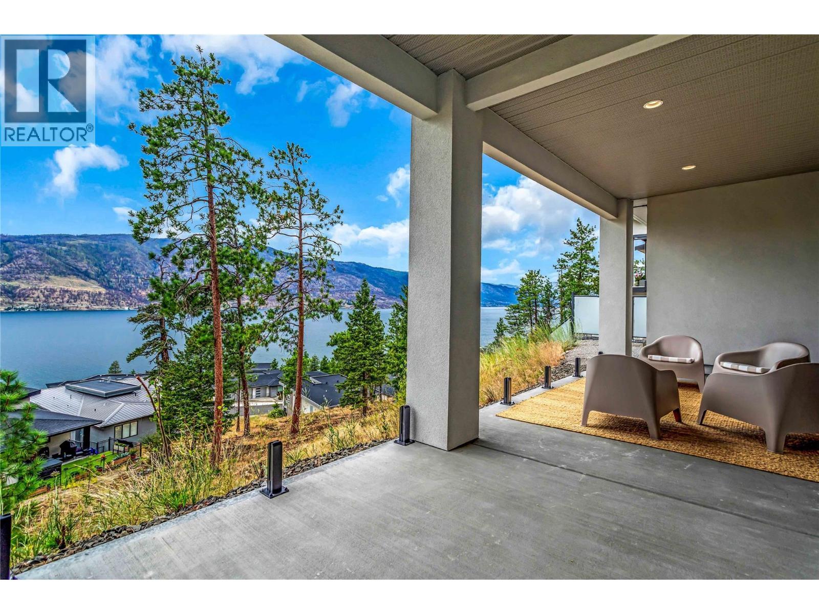 3452 Blue Grass Lane, Kelowna, BC - Outdoor With Body Of Water