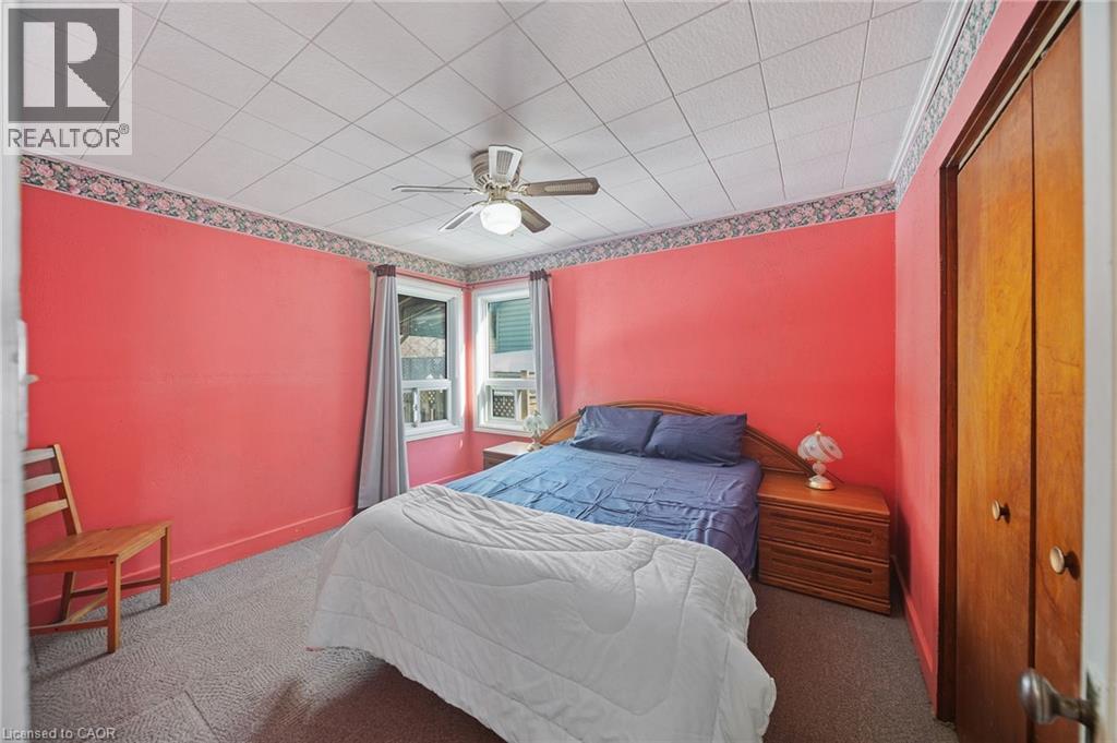 187 Mcanulty Boulevard, Hamilton, ON - Indoor Photo Showing Bedroom