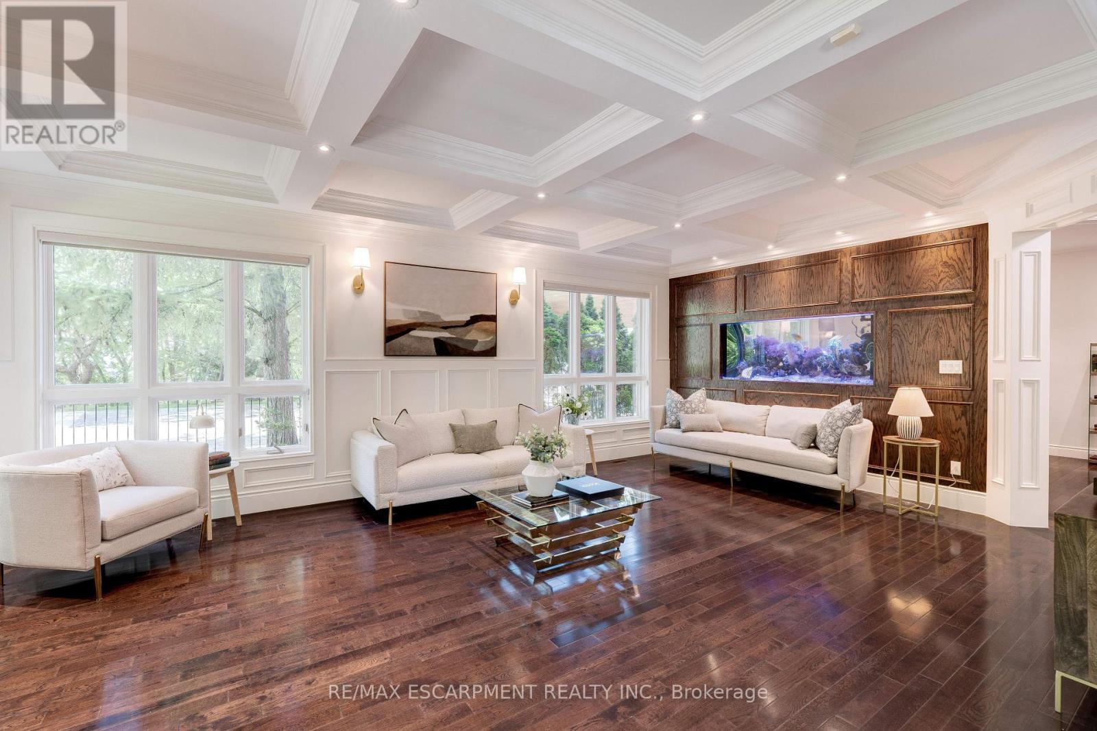 106 Appleby Place, Burlington, ON - Indoor Photo Showing Living Room