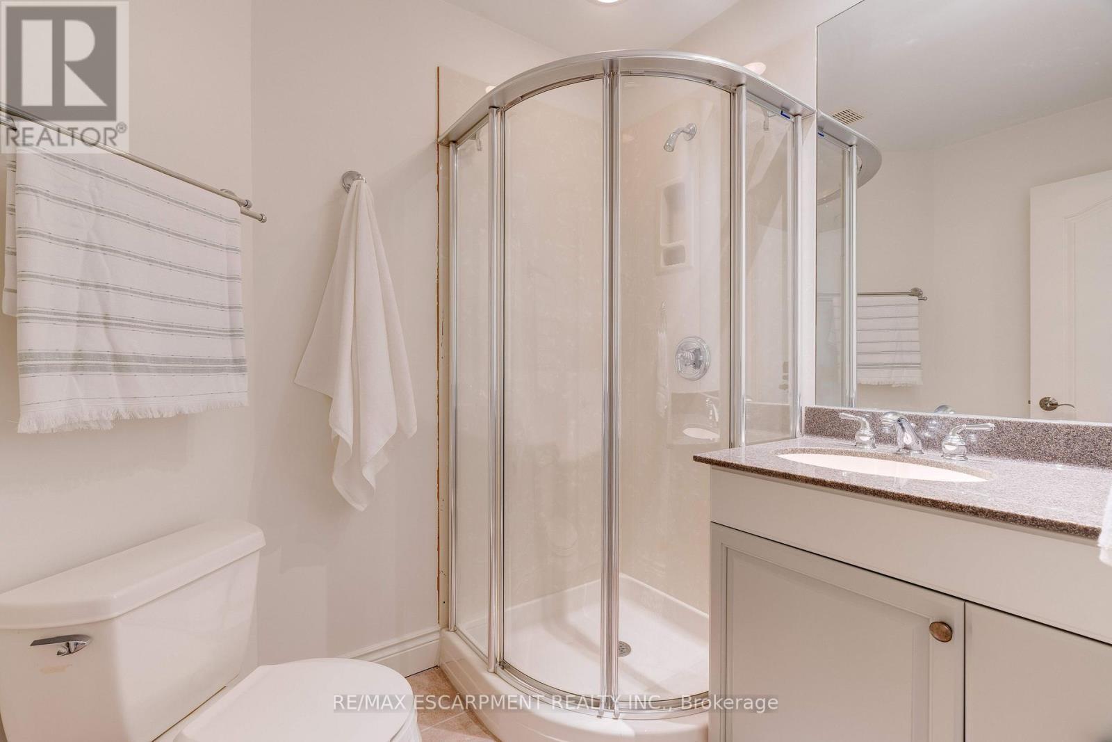 106 Appleby Place, Burlington, ON - Indoor Photo Showing Bathroom