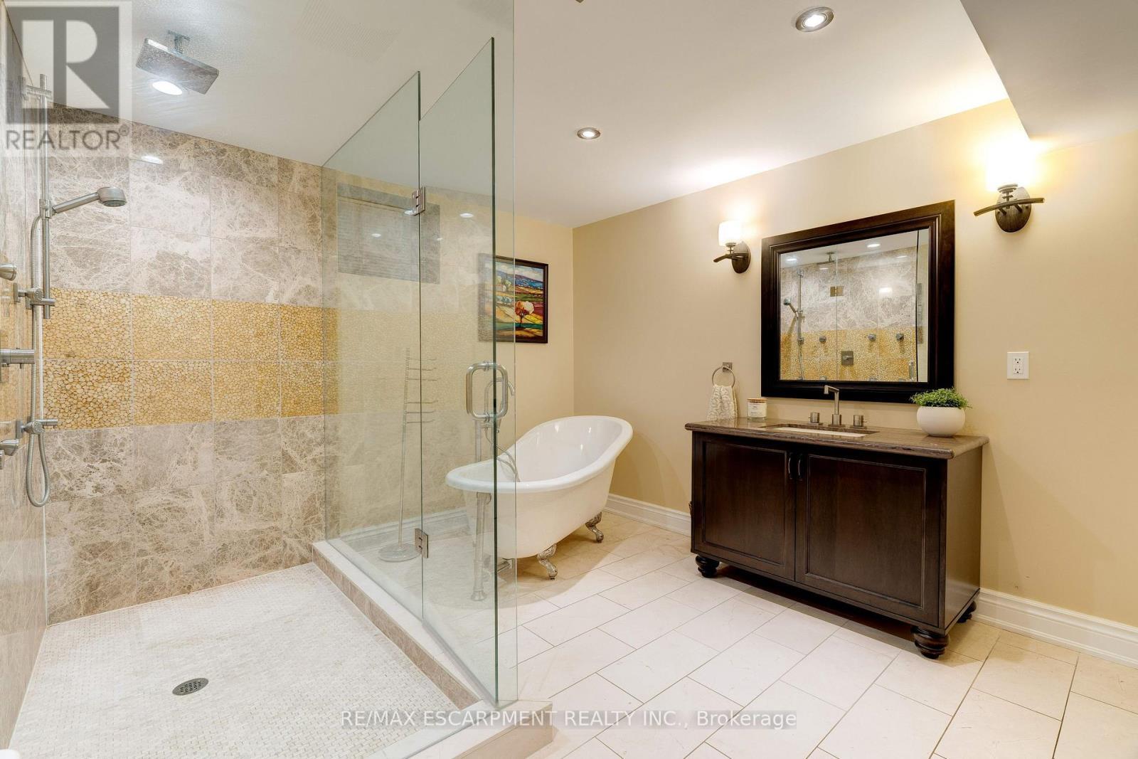 106 Appleby Place, Burlington, ON - Indoor Photo Showing Bathroom