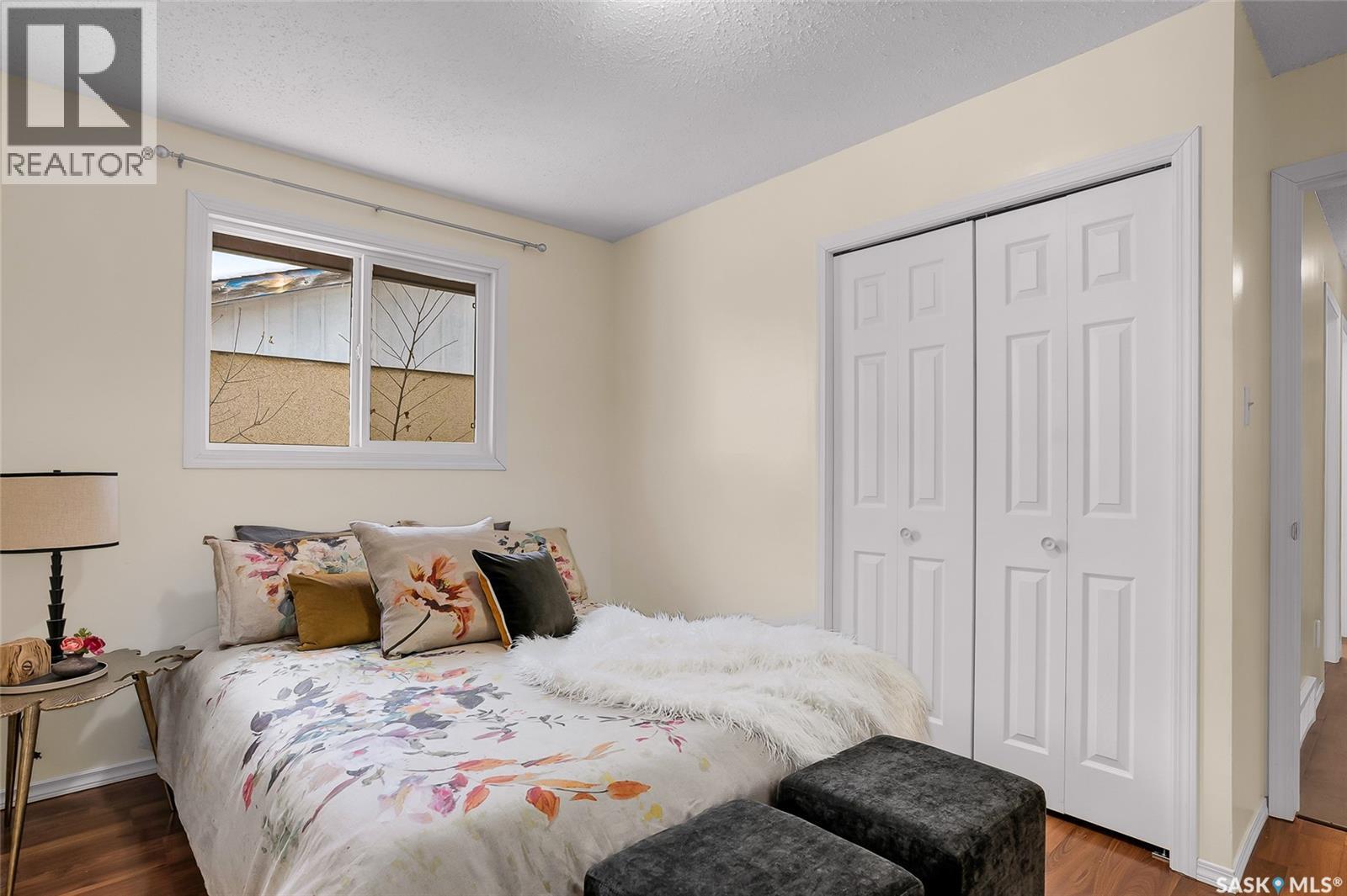 330 Smallwood Crescent, Saskatoon, SK - Indoor Photo Showing Bedroom