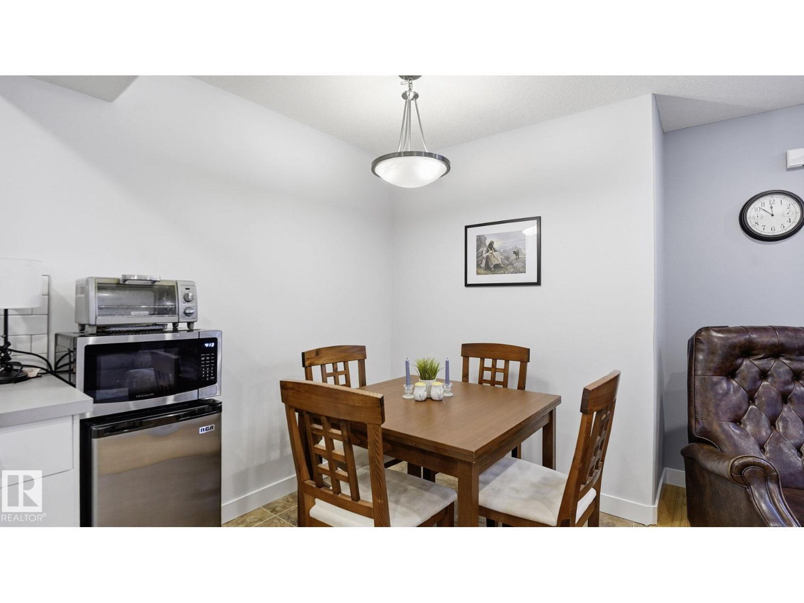 8911 83 Av Nw, Edmonton, AB - Indoor Photo Showing Dining Room