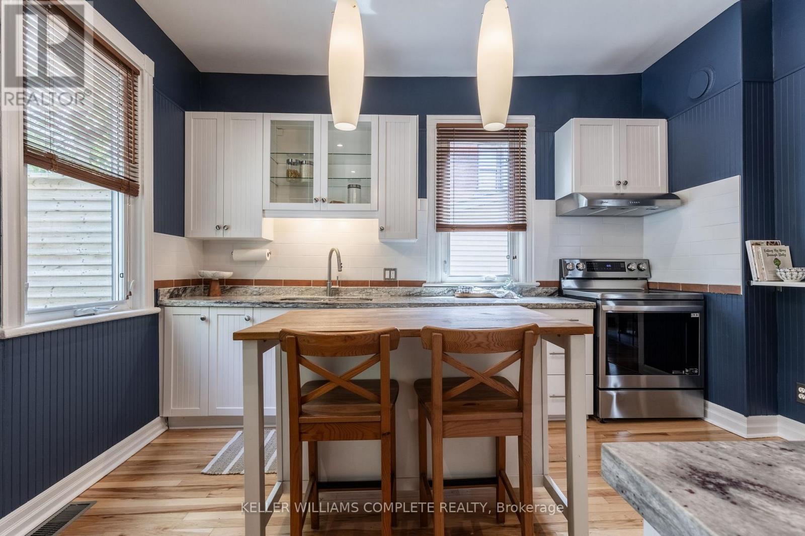 198 Duke Street, Hamilton, ON - Indoor Photo Showing Kitchen