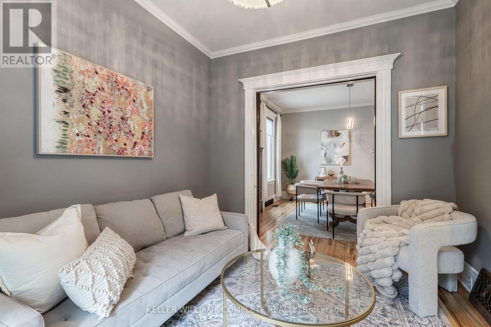 198 Duke Street, Hamilton, ON - Indoor Photo Showing Living Room