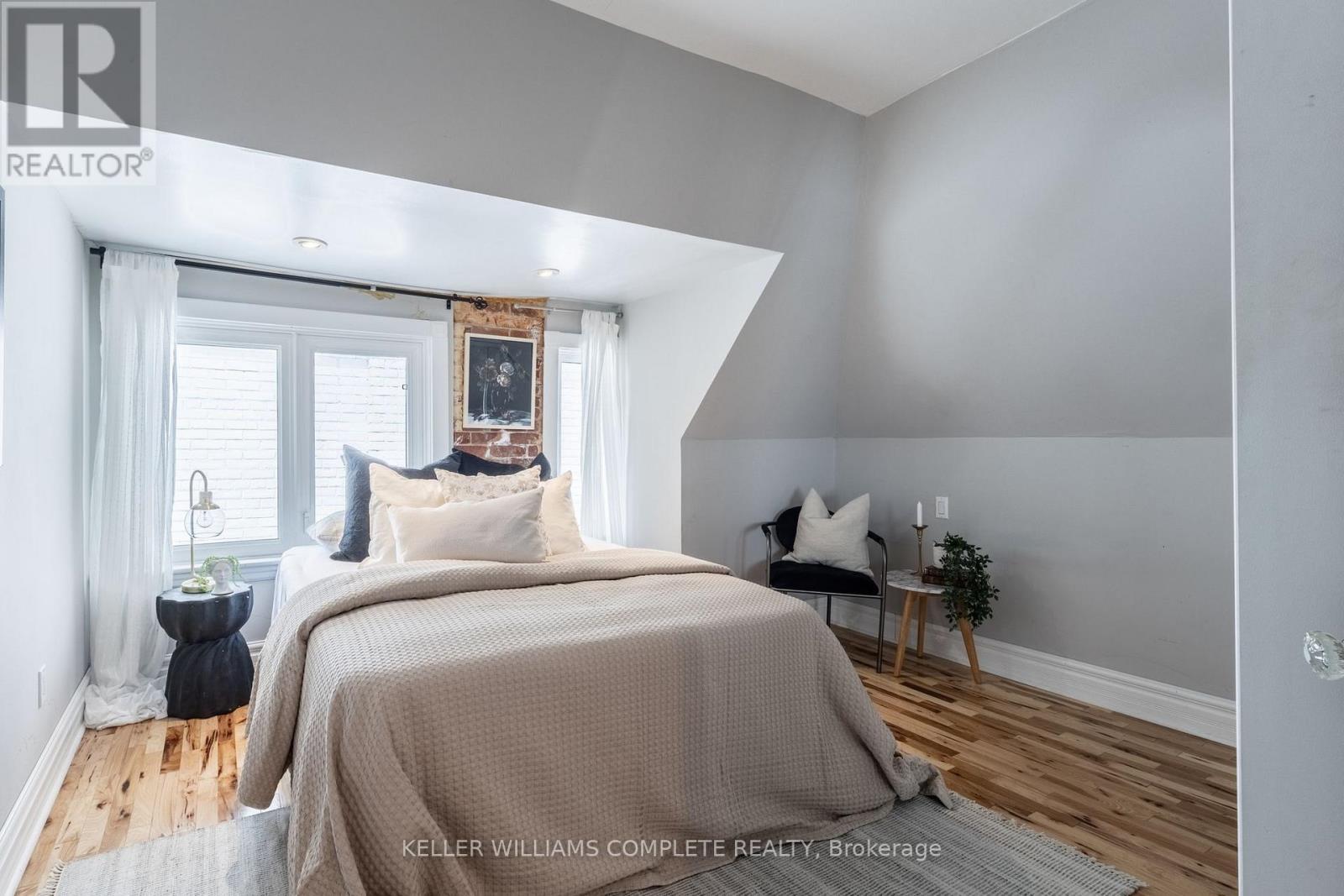 198 Duke Street, Hamilton, ON - Indoor Photo Showing Bedroom