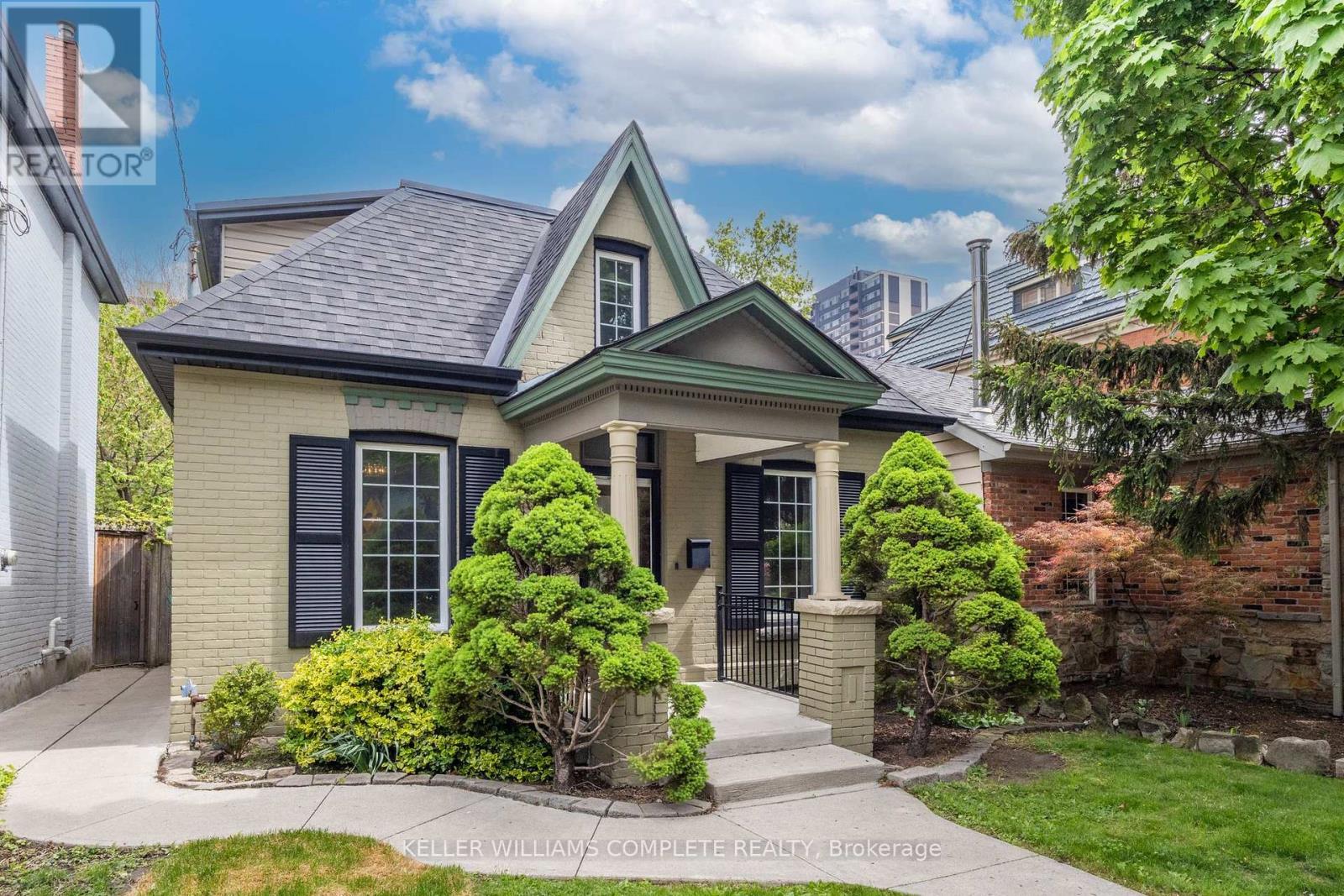 198 Duke Street, Hamilton, ON - Outdoor With Facade