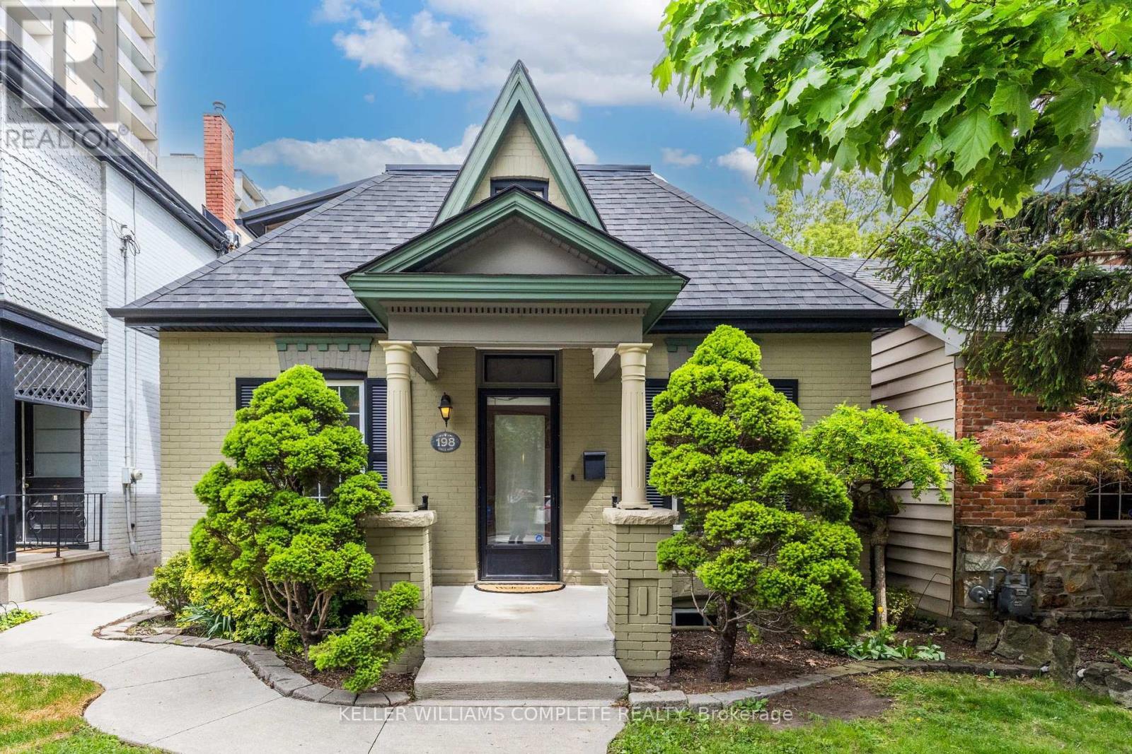 198 Duke Street, Hamilton, ON - Outdoor With Facade