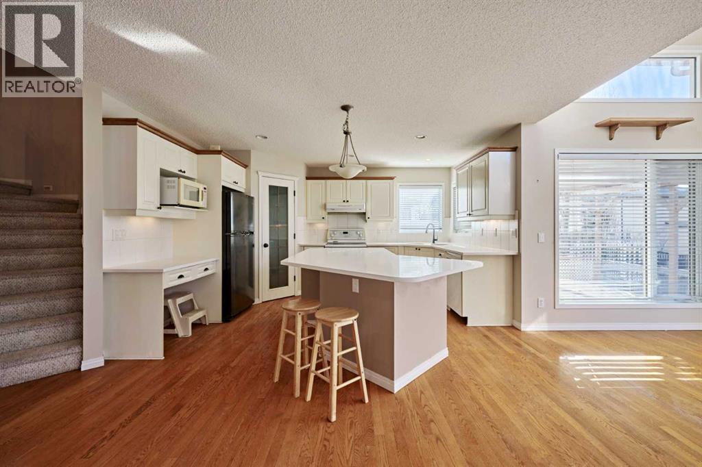 805 Panorama Hills Drive Nw, Calgary, AB - Indoor Photo Showing Kitchen With Upgraded Kitchen