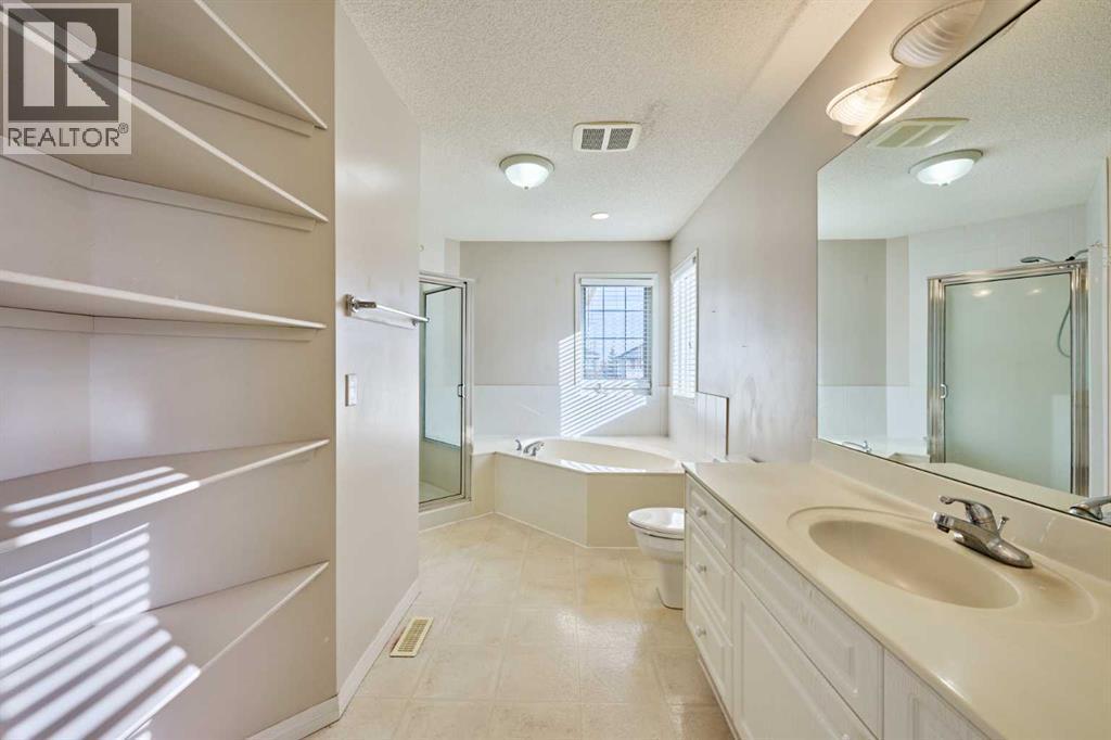 805 Panorama Hills Drive Nw, Calgary, AB - Indoor Photo Showing Bathroom