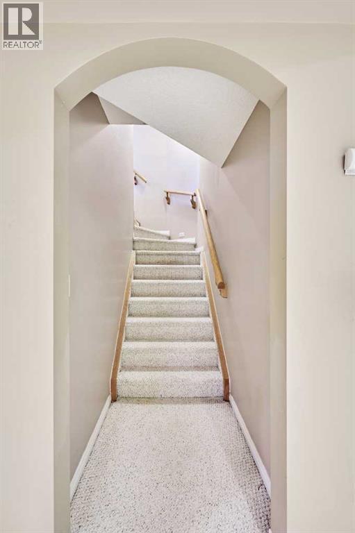 805 Panorama Hills Drive Nw, Calgary, AB - Indoor Photo Showing Other Room