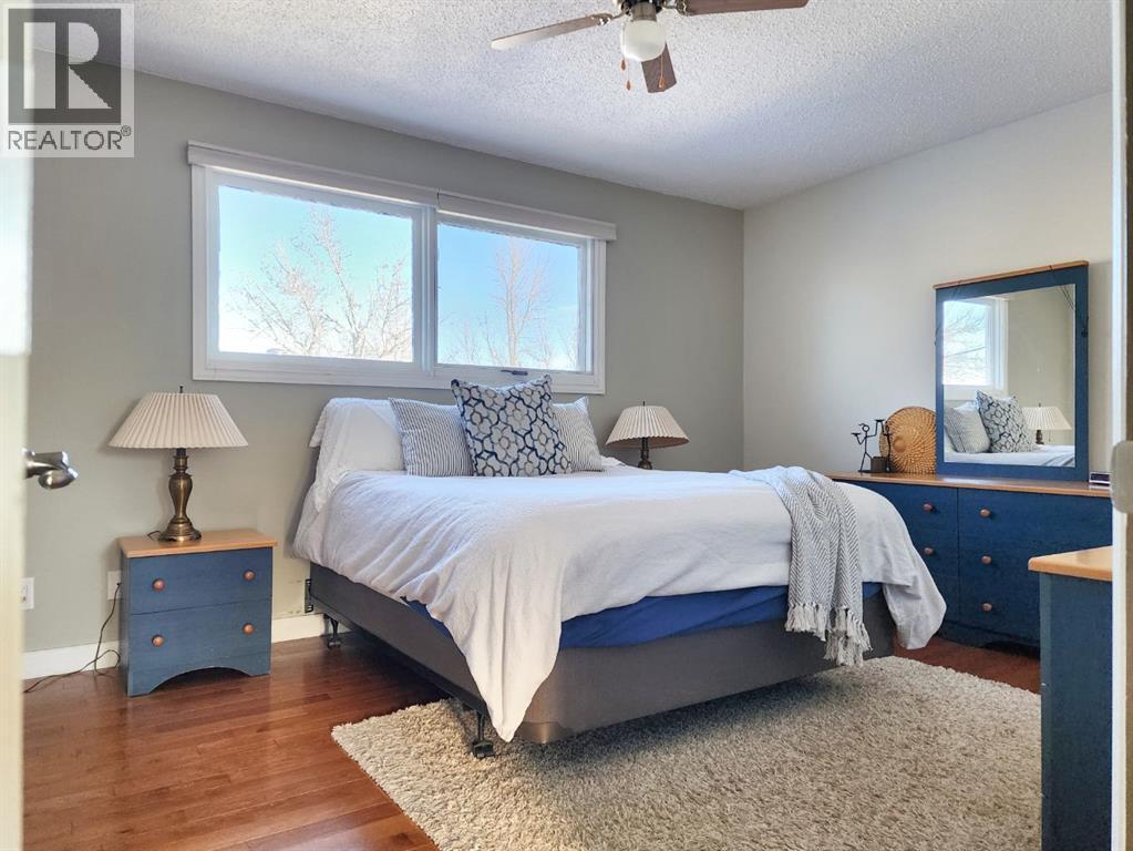 310 54 Avenue E, Claresholm, AB - Indoor Photo Showing Bedroom