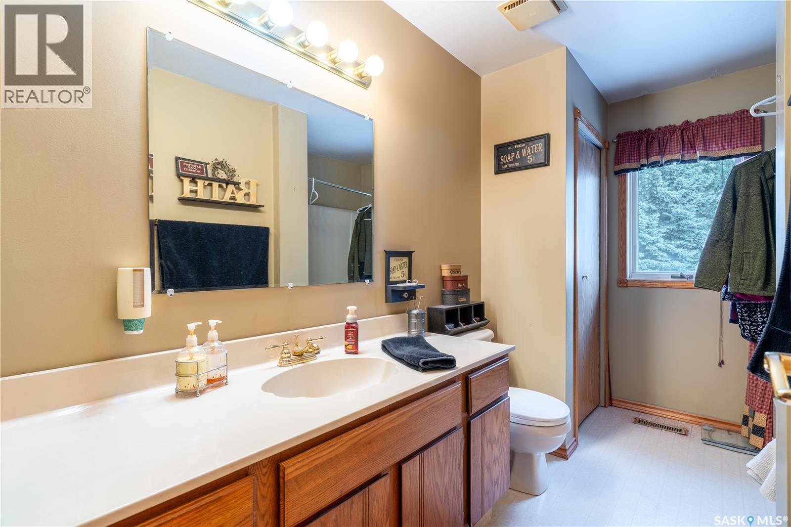 178 4Th Street E, Pierceland, SK - Indoor Photo Showing Bathroom