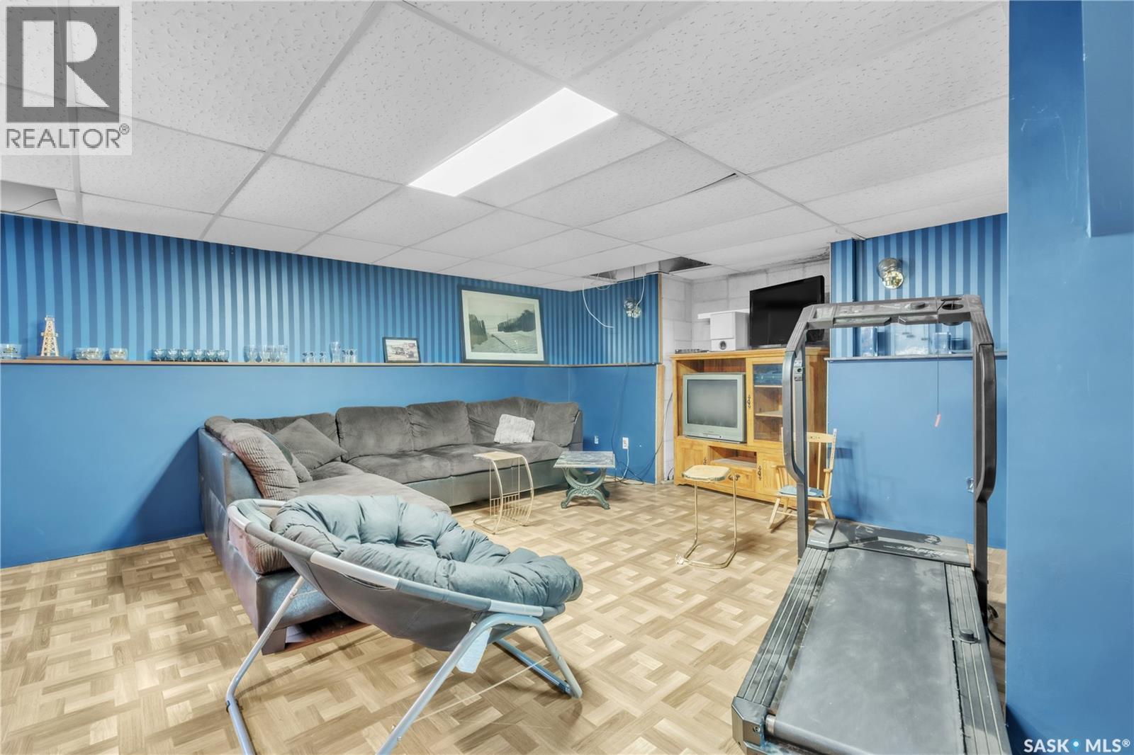 178 4Th Street E, Pierceland, SK - Indoor