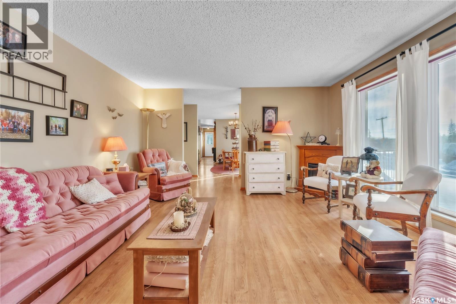 178 4Th Street E, Pierceland, SK - Indoor Photo Showing Living Room