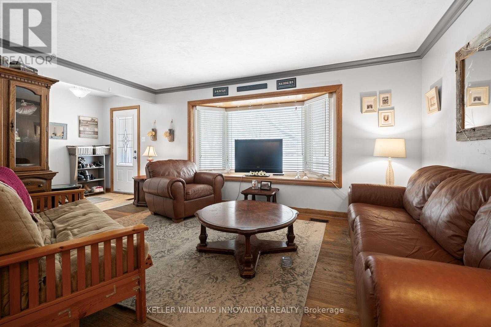 19 Perkell Place, Kitchener, ON - Indoor Photo Showing Living Room