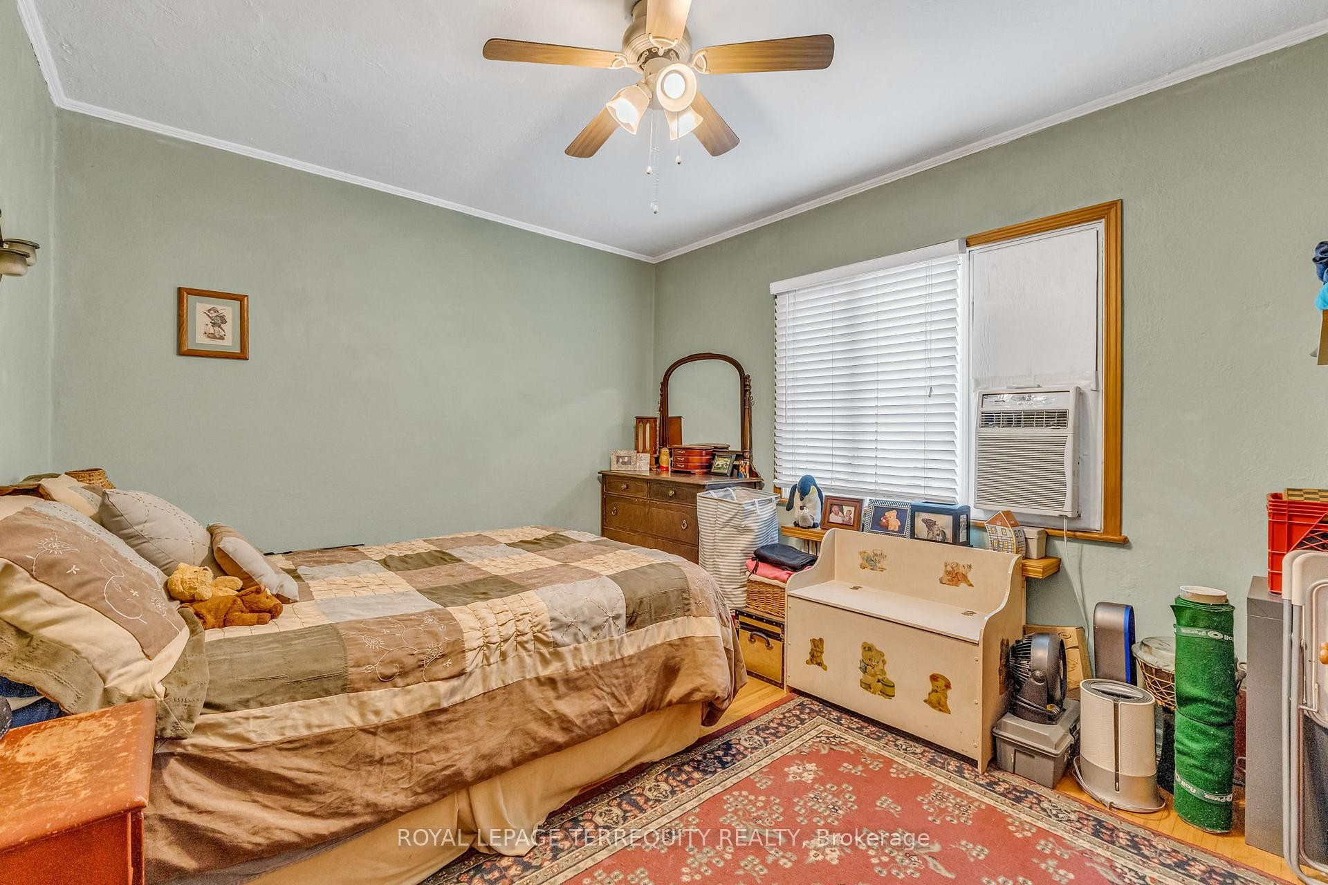 51 Claxton Boulevard, Toronto, ON - Indoor Photo Showing Bedroom