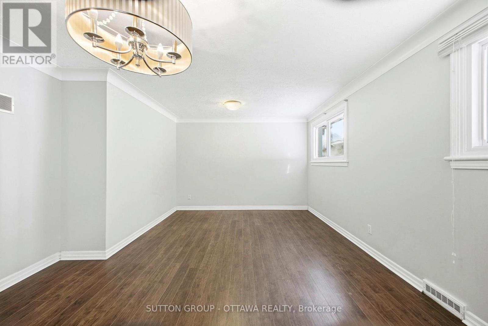 1654 Abbey Road, Ottawa, ON - Indoor Photo Showing Other Room