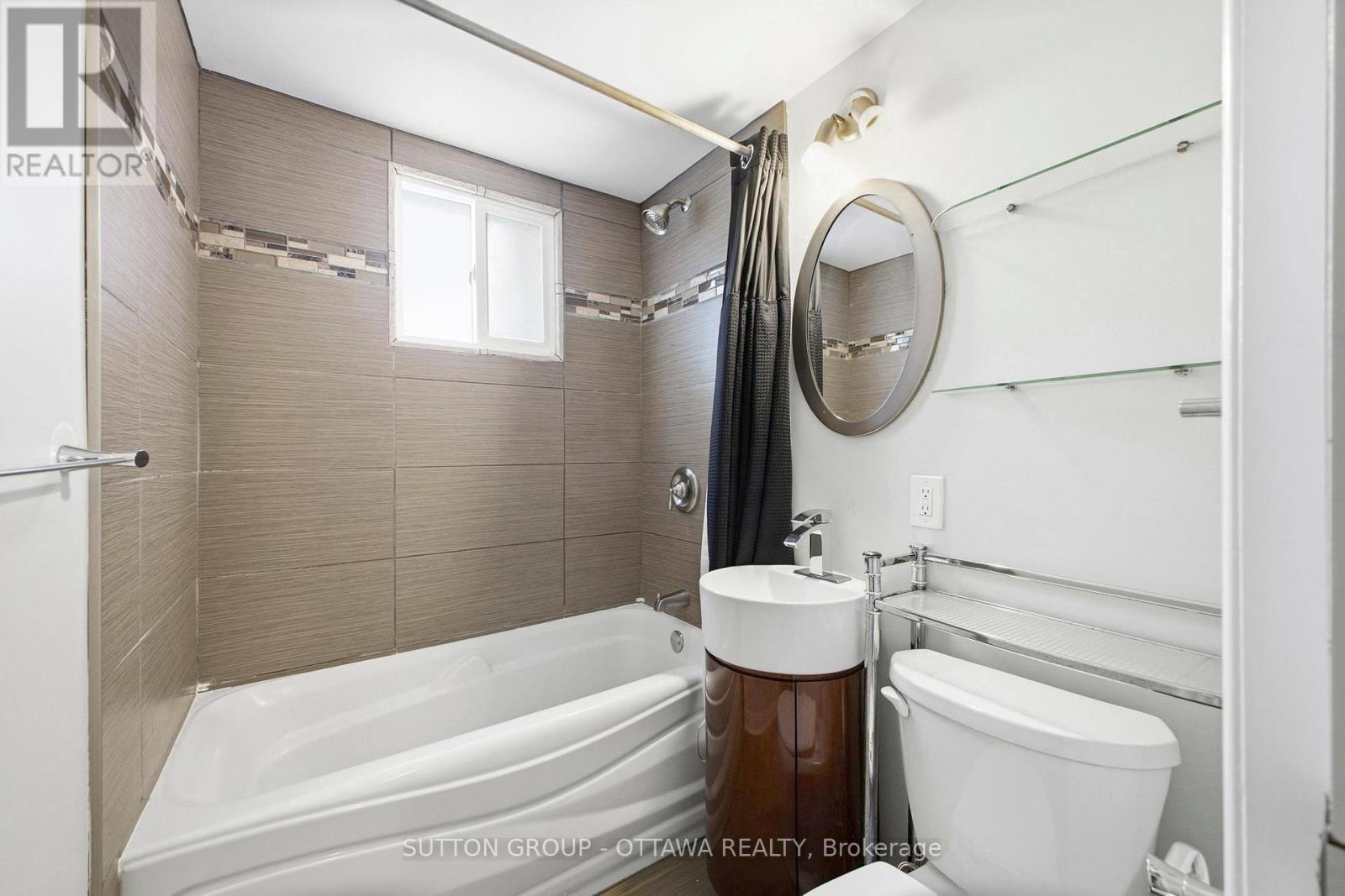 1654 Abbey Road, Ottawa, ON - Indoor Photo Showing Bathroom
