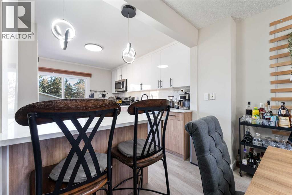 4608 70 Street Nw, Calgary, AB - Indoor