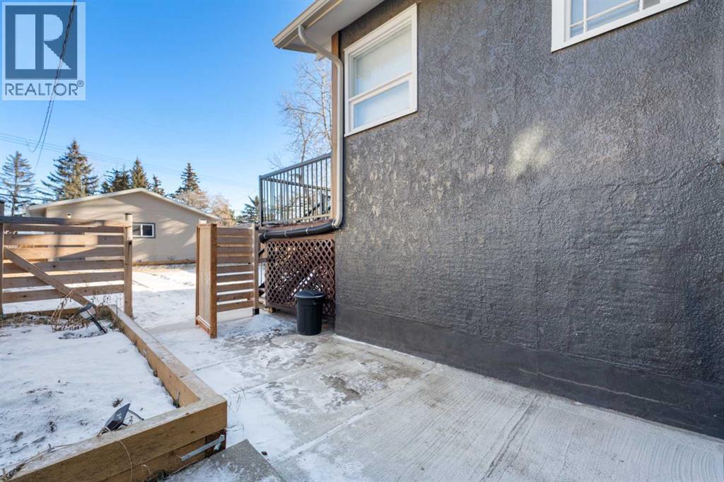 4608 70 Street Nw, Calgary, AB - Outdoor