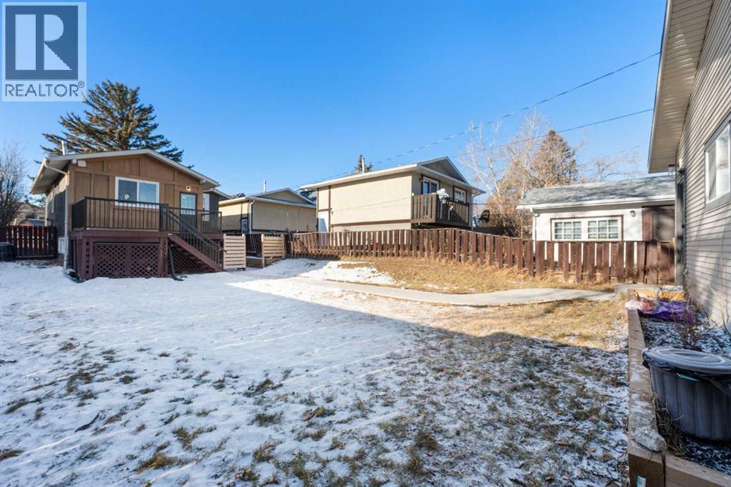 4608 70 Street Nw, Calgary, AB - Outdoor