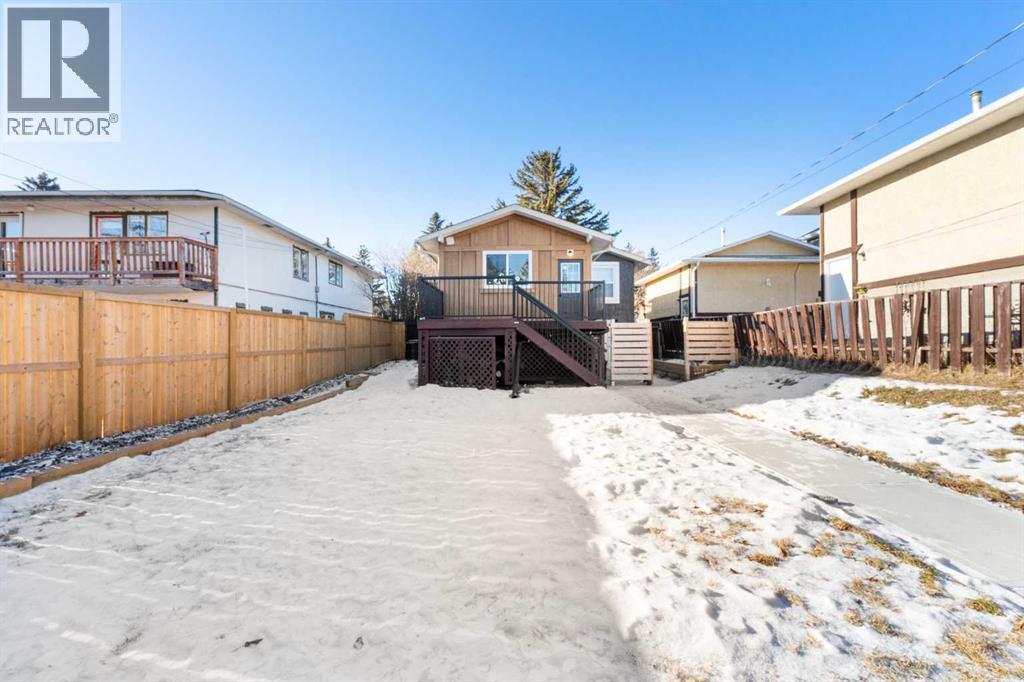 4608 70 Street Nw, Calgary, AB - Outdoor