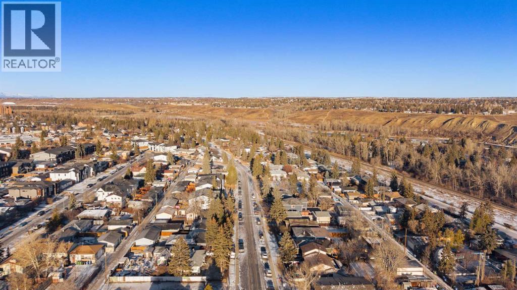 4608 70 Street Nw, Calgary, AB - Outdoor With View