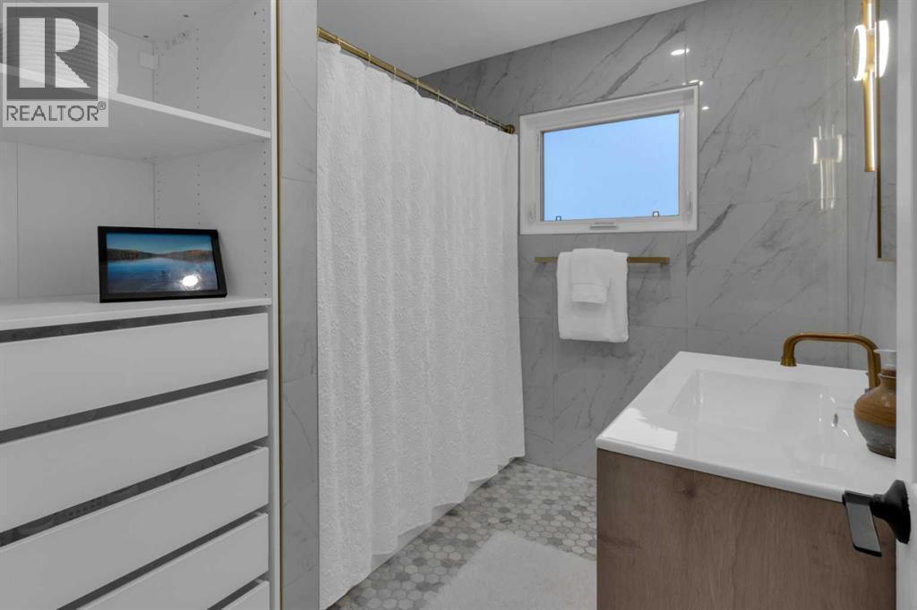 184 Cornwallis Drive Nw, Calgary, AB - Indoor