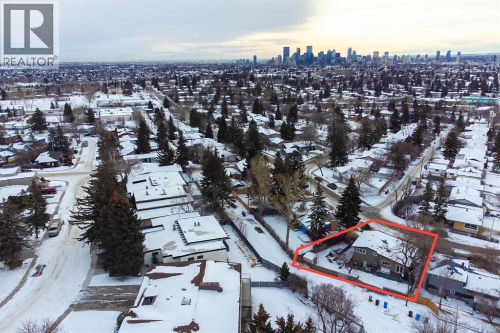 184 Cornwallis Drive Nw, Calgary, AB - Outdoor With View