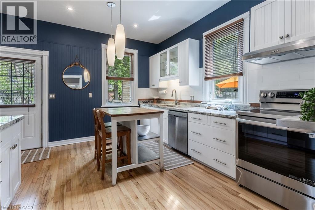 198 Duke Street, Hamilton, ON - Indoor Photo Showing Kitchen With Upgraded Kitchen