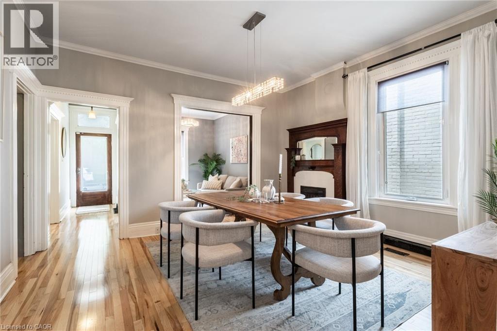 198 Duke Street, Hamilton, ON - Indoor Photo Showing Dining Room