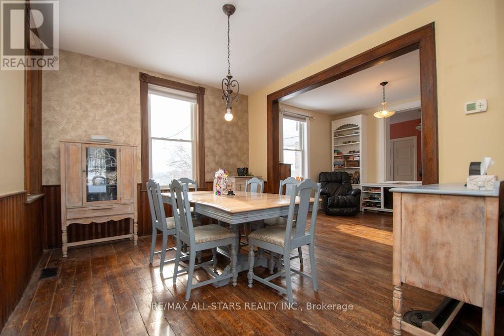 1665 Dranoel Road, Cavan Monaghan (Cavan Twp), ON - Indoor Photo Showing Dining Room