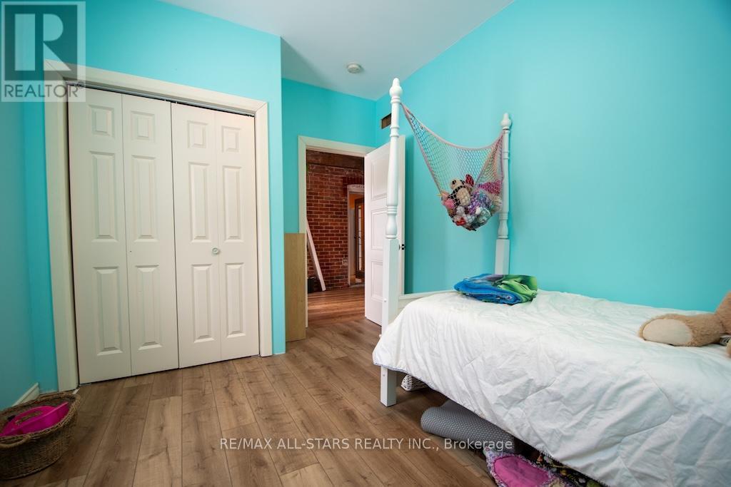 1665 Dranoel Road, Cavan Monaghan (Cavan Twp), ON - Indoor Photo Showing Bedroom