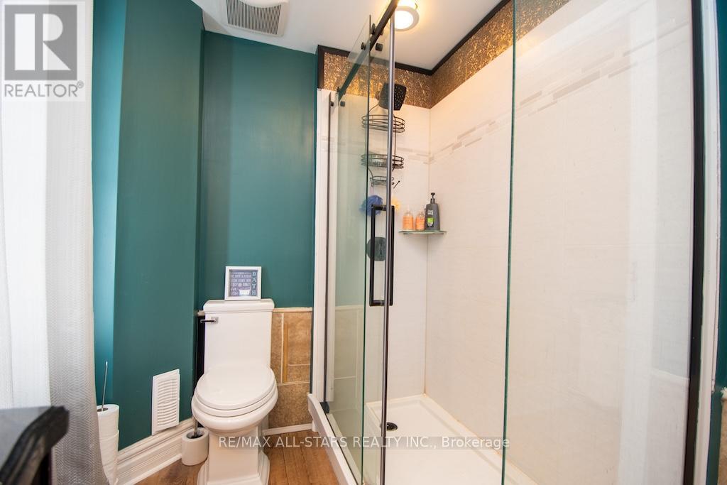 1665 Dranoel Road, Cavan Monaghan (Cavan Twp), ON - Indoor Photo Showing Bathroom