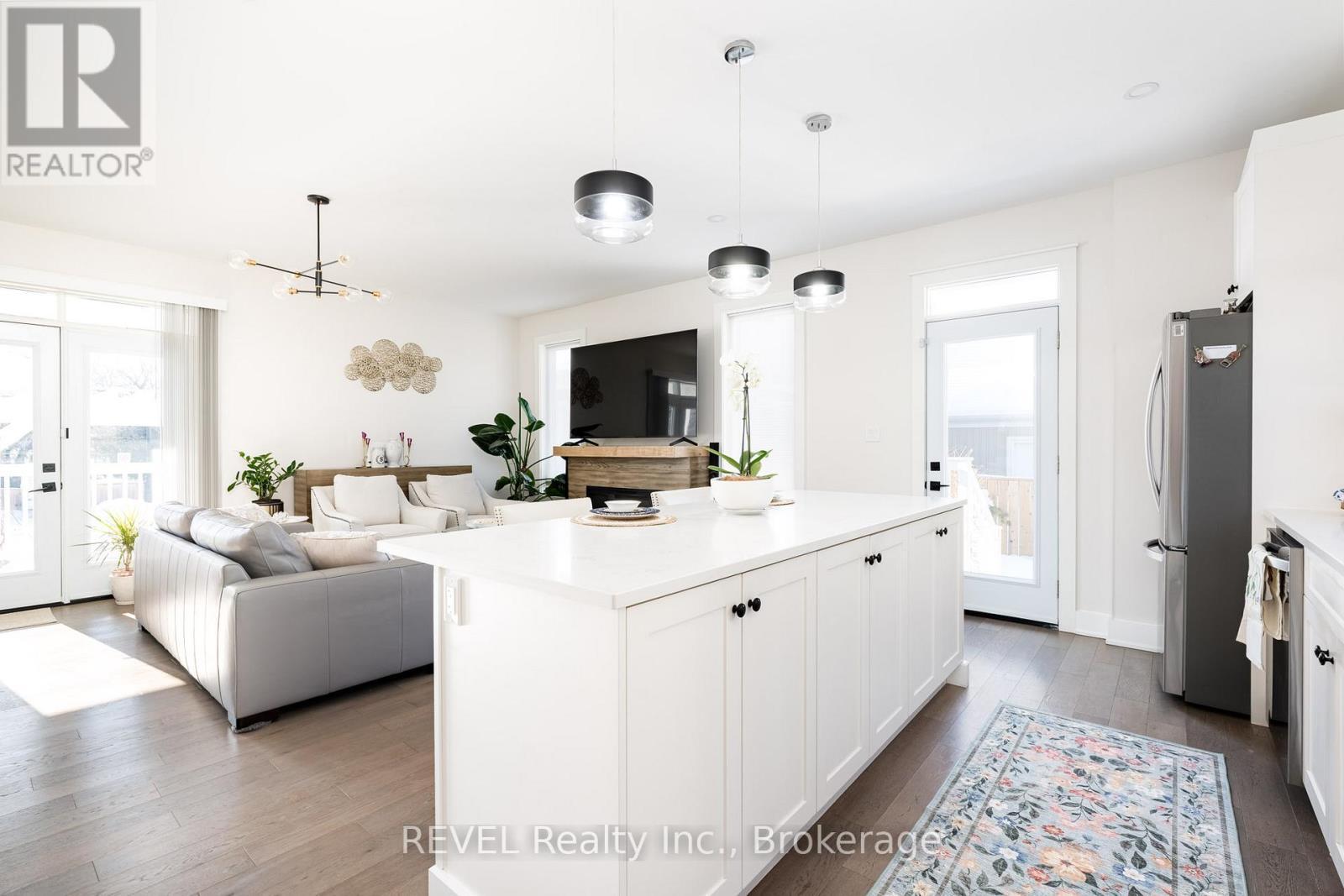 Perfect space for entertaining! - 1 Princeton Common Street, St. Catharines (Lakeport), ON