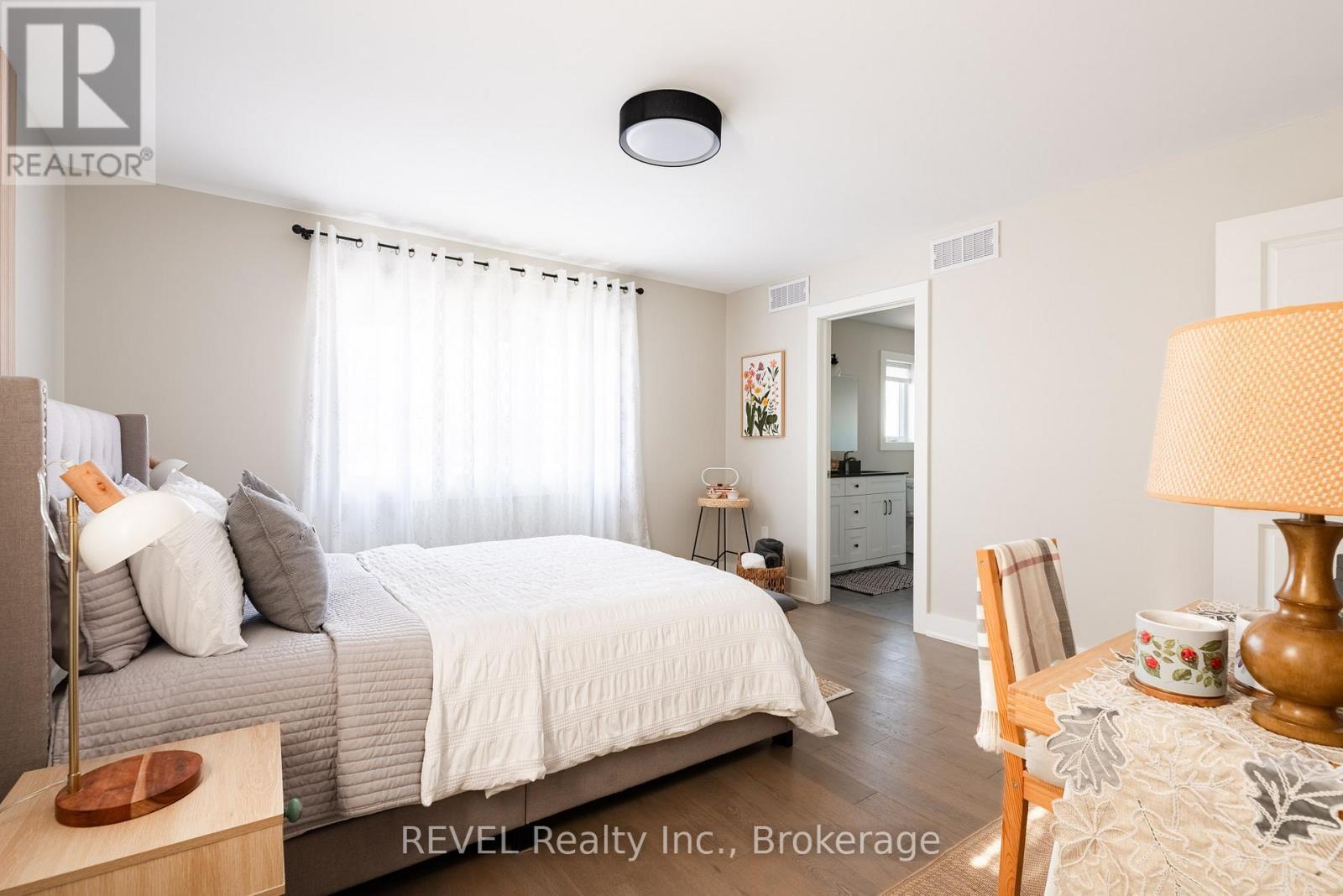 The room offers bright double aspect windows. - 1 Princeton Common Street, St. Catharines (Lakeport), ON