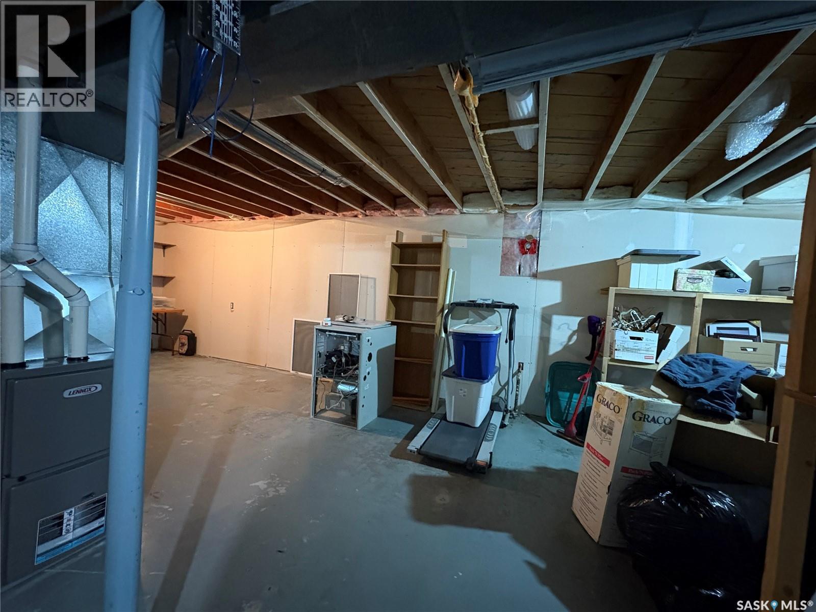 207 3Rd Street Ne, Ituna, SK - Indoor Photo Showing Basement