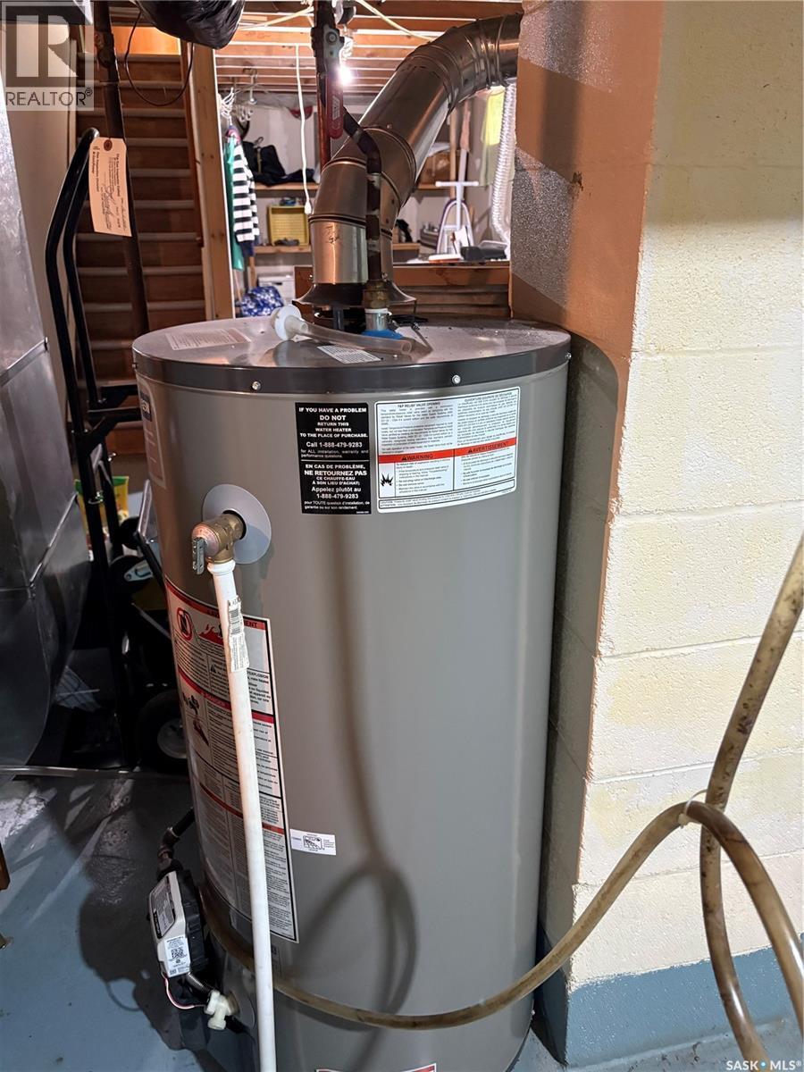 207 3Rd Street Ne, Ituna, SK - Indoor Photo Showing Basement