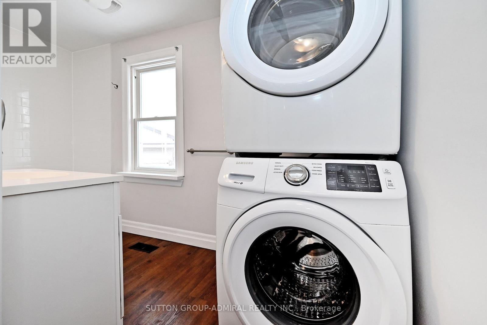 145 Ninth Avenue, Kitchener, ON - Indoor Photo Showing Laundry Room
