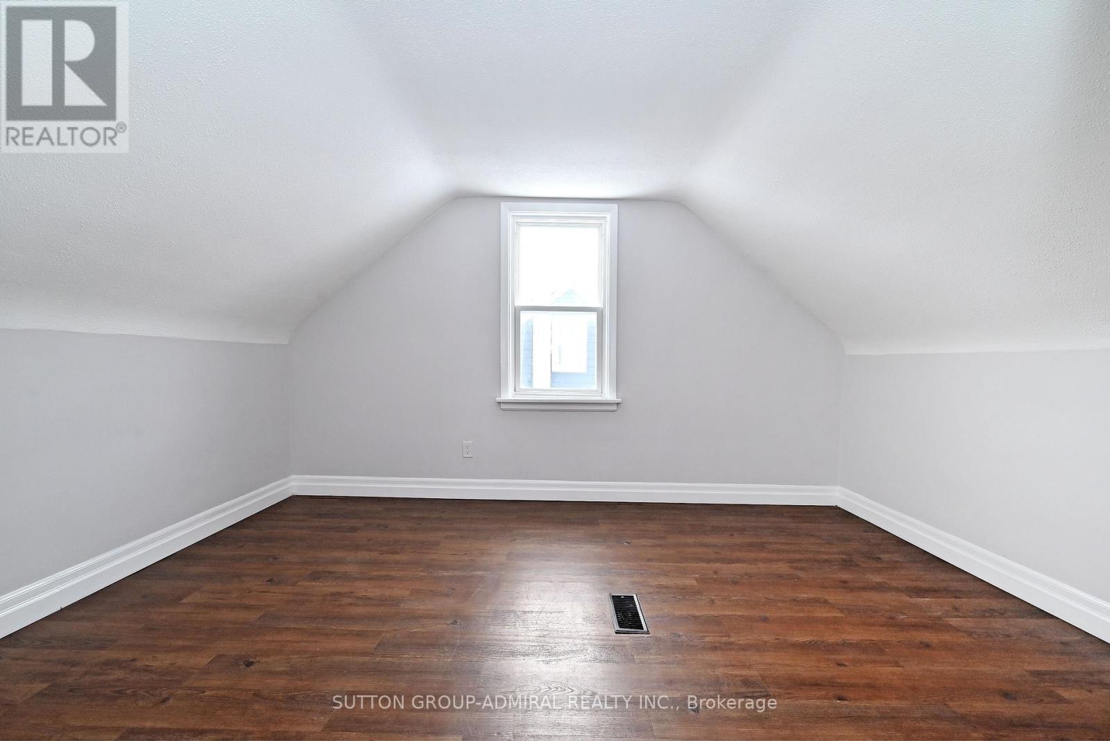 145 Ninth Avenue, Kitchener, ON - Indoor Photo Showing Other Room