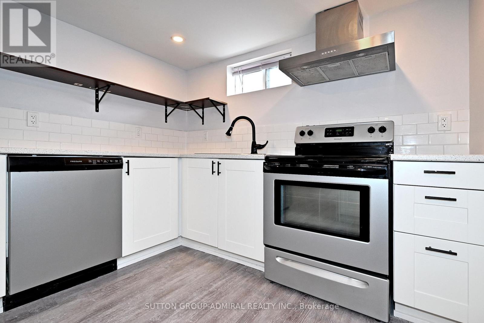 145 Ninth Avenue, Kitchener, ON - Indoor Photo Showing Kitchen