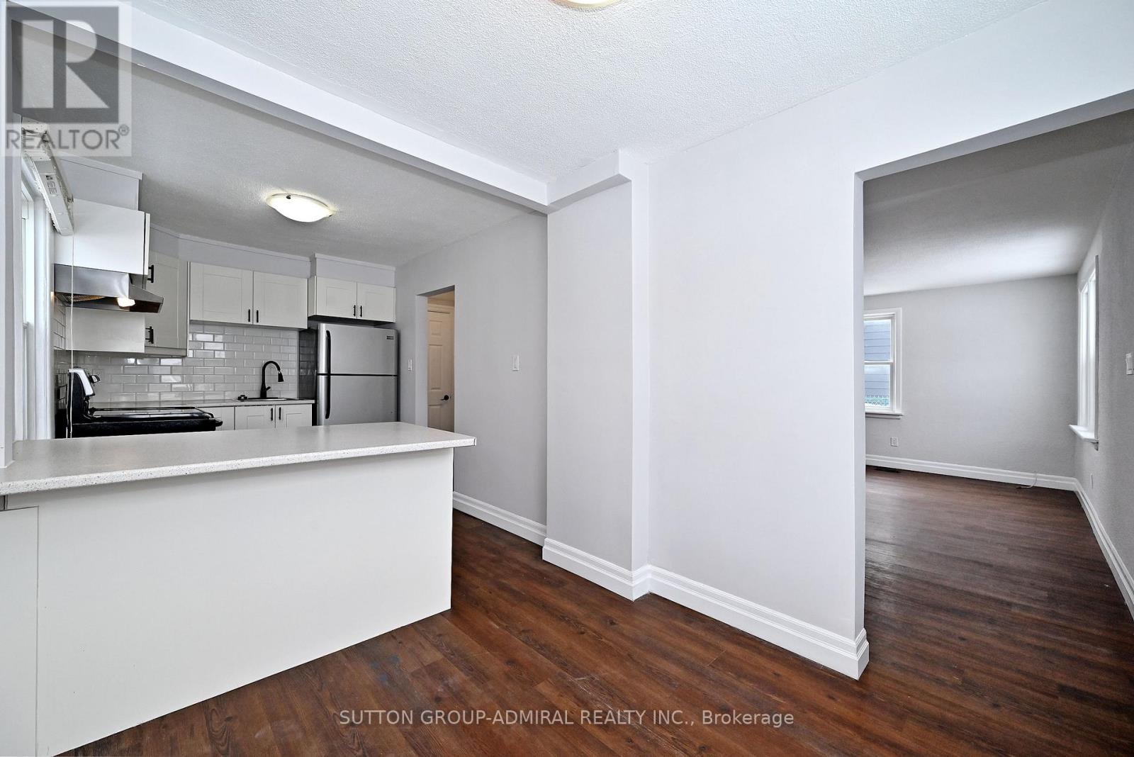 145 Ninth Avenue, Kitchener, ON - Indoor Photo Showing Kitchen
