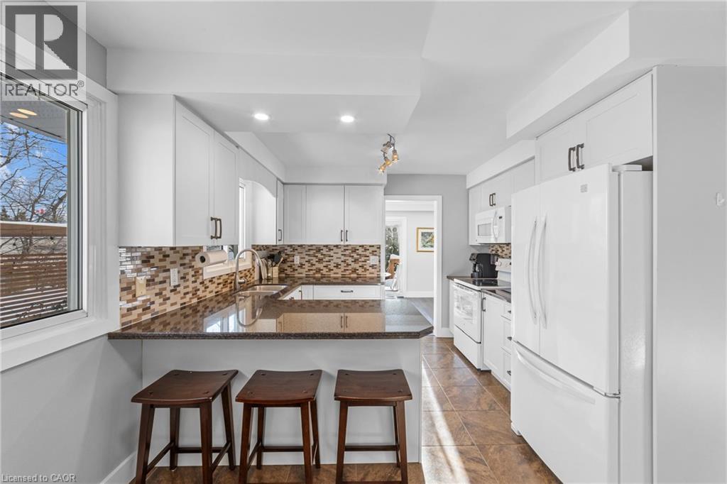 488 Wicklow Road, Burlington, ON - Indoor Photo Showing Kitchen With Double Sink