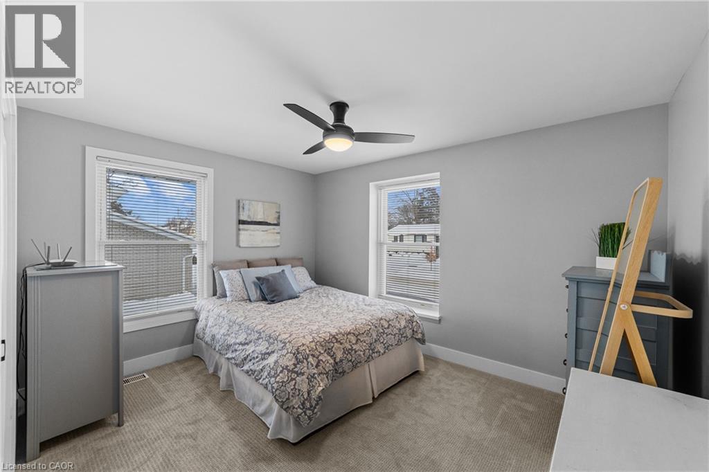 488 Wicklow Road, Burlington, ON - Indoor Photo Showing Bedroom
