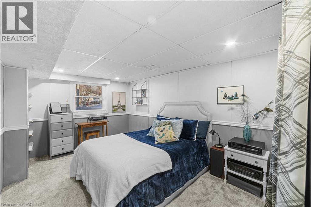 488 Wicklow Road, Burlington, ON - Indoor Photo Showing Bedroom