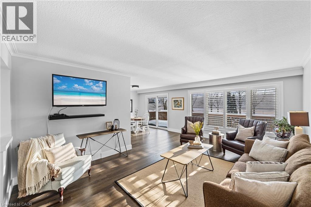 488 Wicklow Road, Burlington, ON - Indoor Photo Showing Living Room